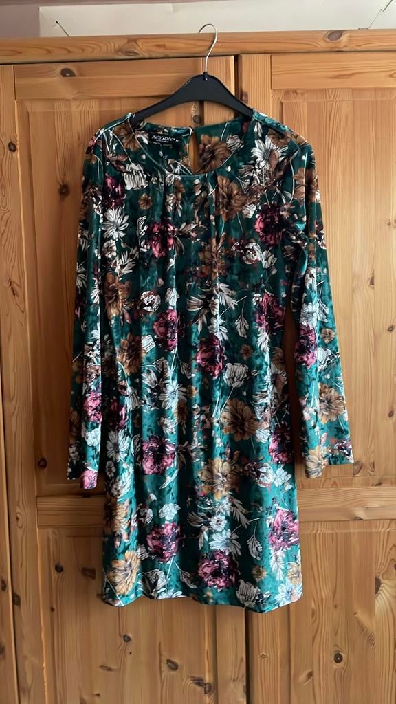 Fluwelen Groen kleed bloemen julie mode maat Xl, Kleding | Dames, Ophalen of Verzenden, Zo goed als nieuw