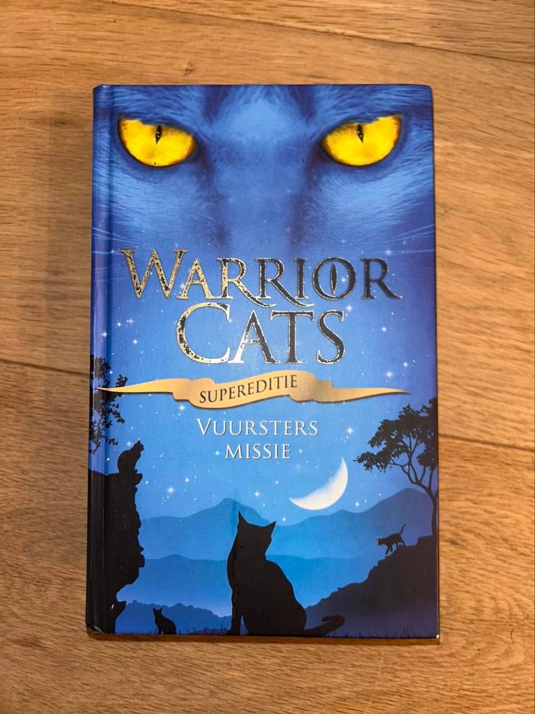 Erin Hunter - Vuursters missie warrior cats, Ophalen of Verzenden, Zo goed als nieuw, Erin Hunter
