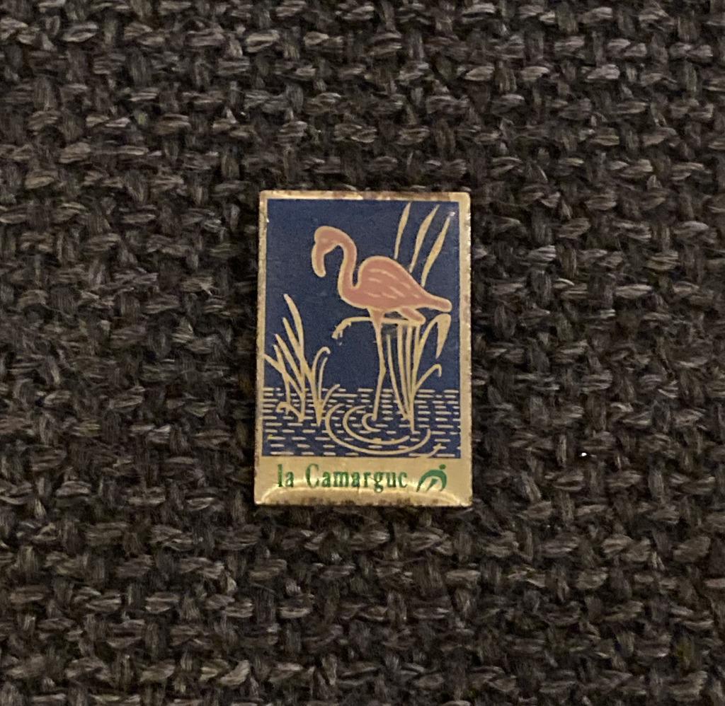 PIN - LA CAMARGUE - FRANCE - FLAMINGO, Verzamelen, Verzenden, Gebruikt, Stad of Land, Speldje of Pin