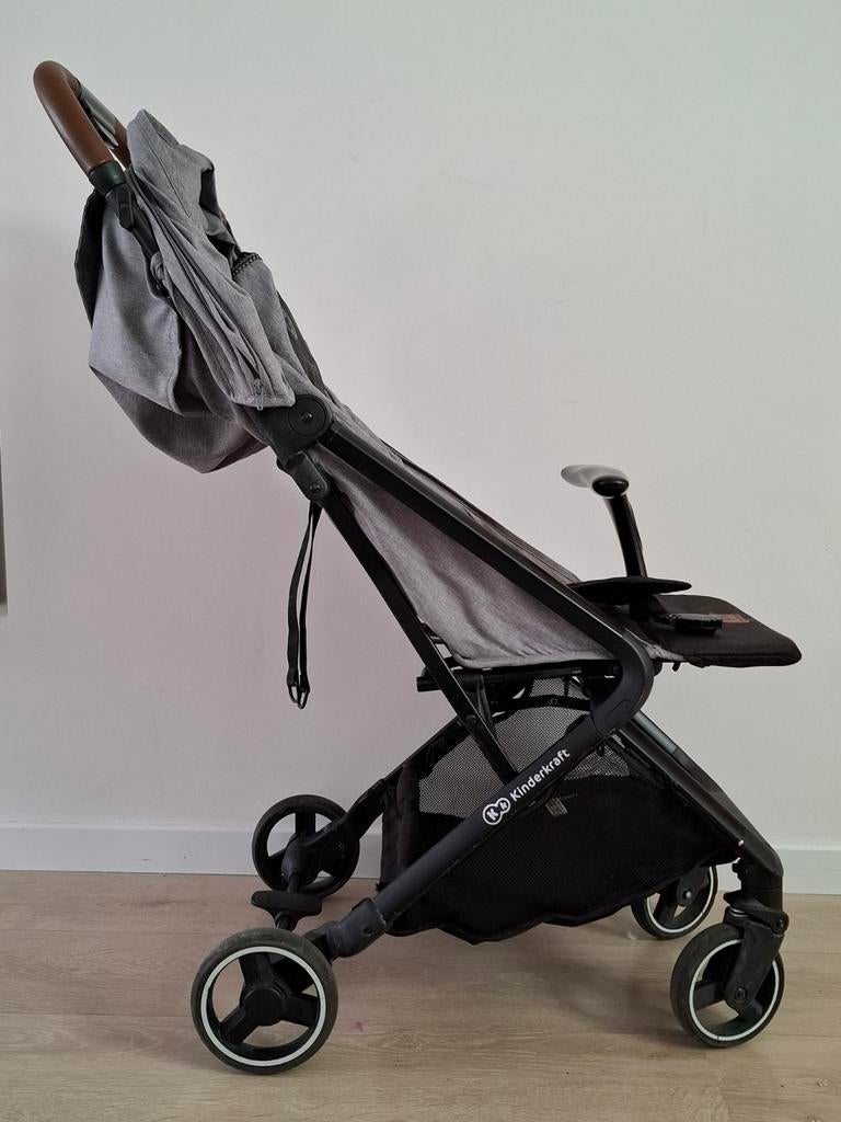 Poussette Nubi en kraft pour enfants, Enfants & Bébés, Buggys, Comme neuf, Autres marques, Protection de pluie, Dossier réglable