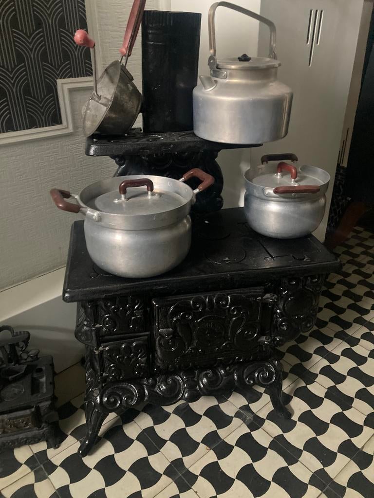 Oude speelgoedkeuken in zeer goede staat, Enlèvement
