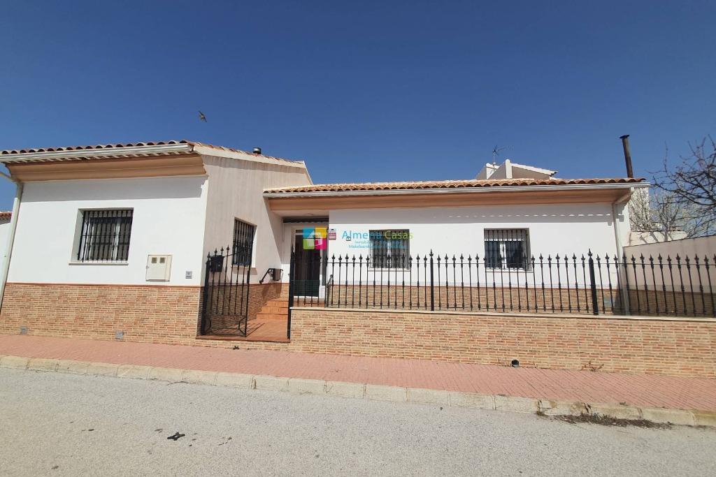 Spanje (Andalusië)- dorpswoning 4slpkmr en 2bdkmrs, Immo, 223 m², Dorp, Spanje, Chirivel (Almería)