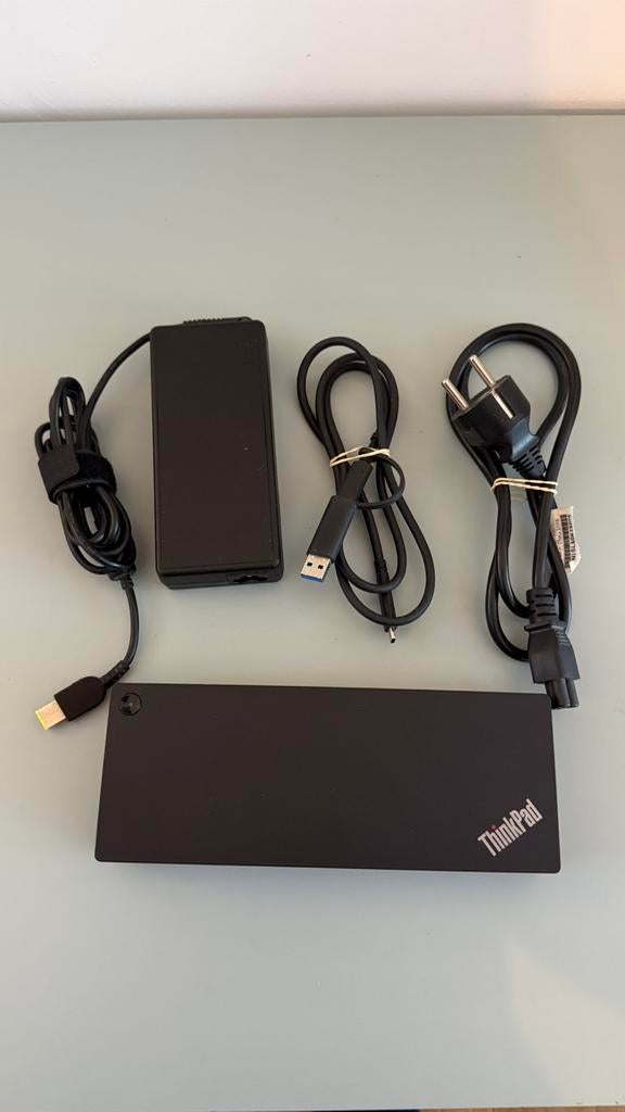 Lenovo ThinkPad Hybride Usb C en Usb A Docking Station, Enlèvement ou Envoi, Comme neuf, Station d'accueil, Portable