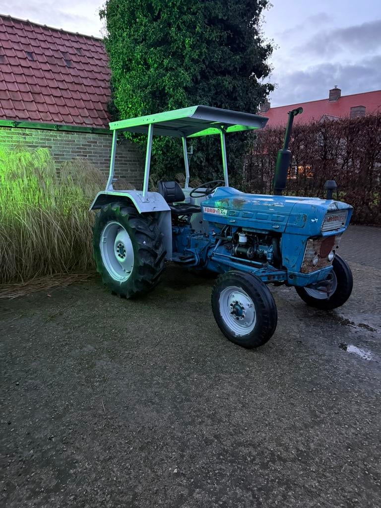 Ford 2000 met piste sleep ( 1968)
