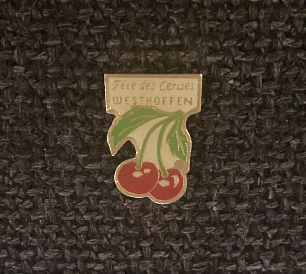 PIN - FETE DES CERISES - WESTHOFFEN, Envoi, Utilisé, Autres sujets/thèmes, Insigne ou Pin's