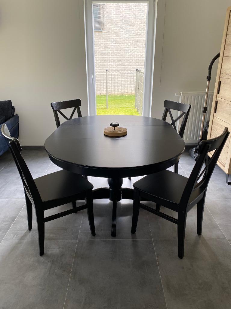 Table Ikea INGATORP + 4 chaises INGOLF, noir, 110/155 cm, Huis en Inrichting, Complete eetkamers, Gebruikt, 4 tot 6 stoelen, Ophalen