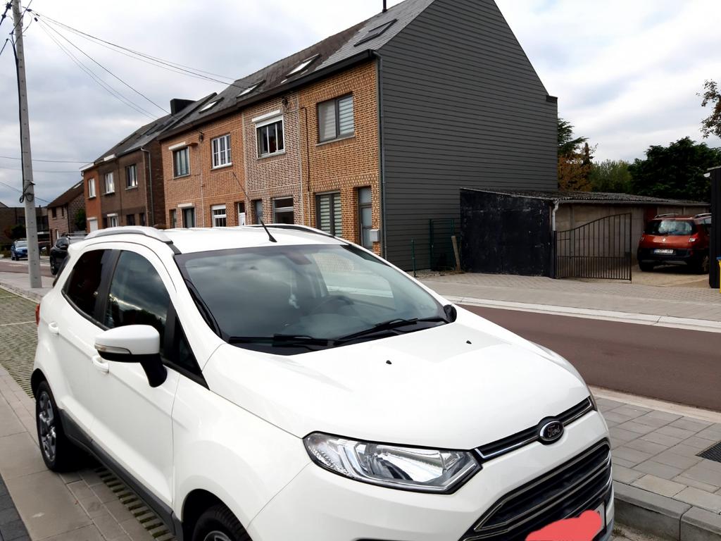Ford ecosport Titanium 4x2 Ecoboost Diamond white, Auto's, 4 zetels, Ecosport, 1364 kg, Handgeschakeld