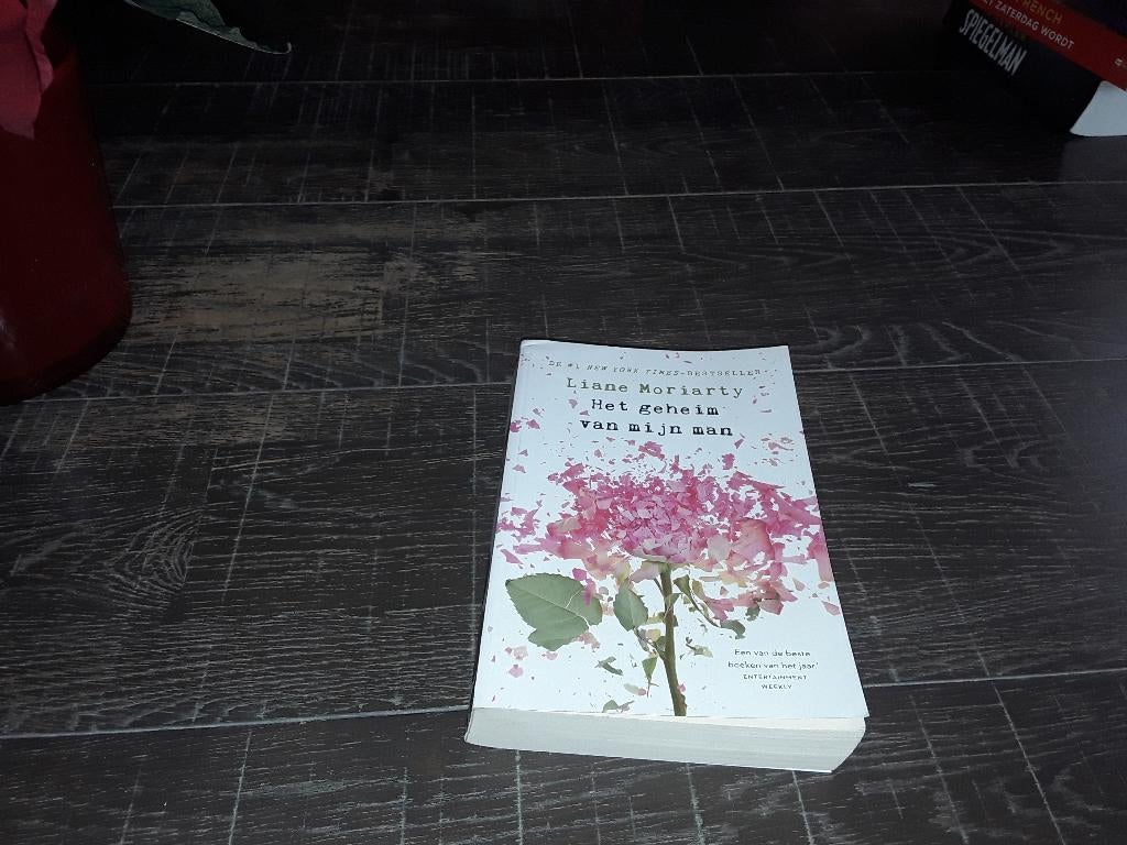 Roman Het geheim van mijn man Liane Moriarty, Ophalen, Gelezen, Mortiary