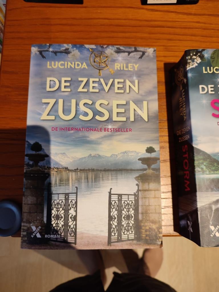 De zeven zussen. 3 eerste delen In mooie staat . 6€/boek., Ophalen of Verzenden