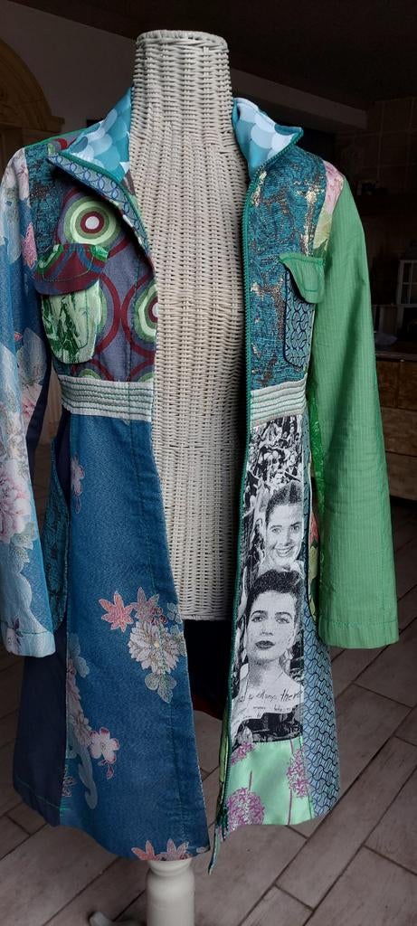 Veste Desigual taille 36/38, Enlèvement ou Envoi, Taille 36 (S)