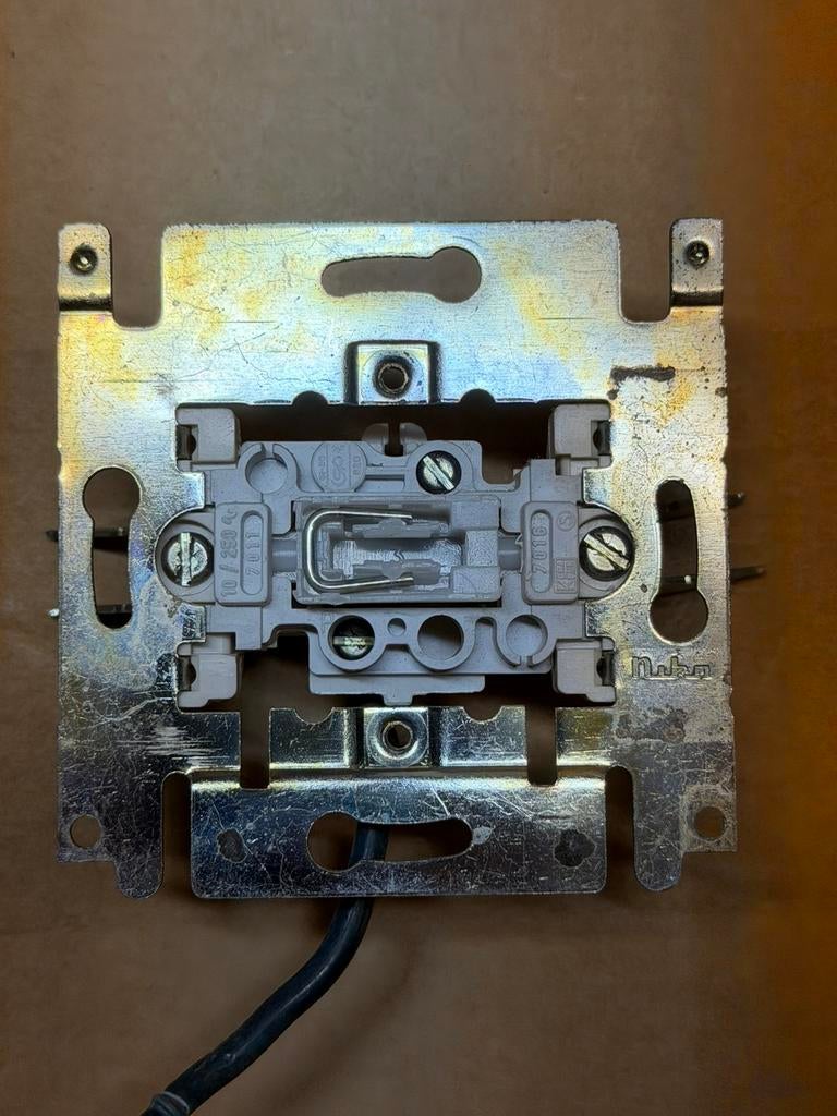 Niko PR20 - enkelpolige schakelaar, Doe-het-zelf en Bouw, Elektriciteit en Kabels, Ophalen of Verzenden, Gebruikt, Schakelaar