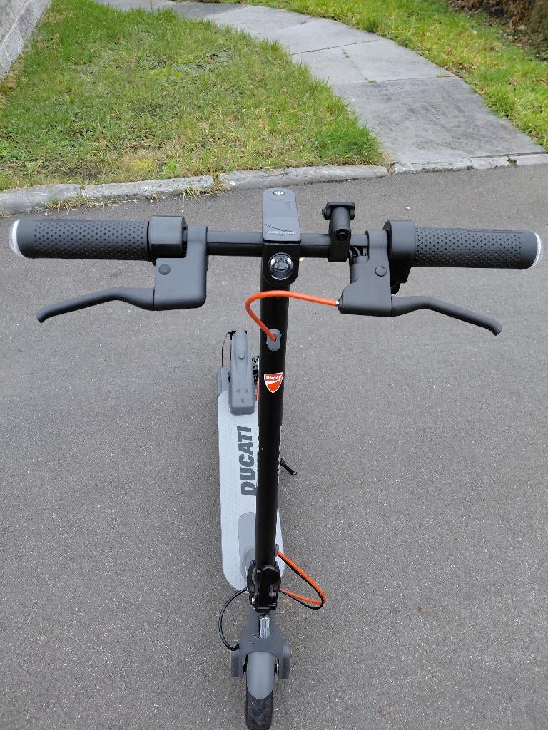 Elektrische Step, Fietsen en Brommers, Steps, Ophalen, Nieuw, Elektrische step (E-scooter), Ducati