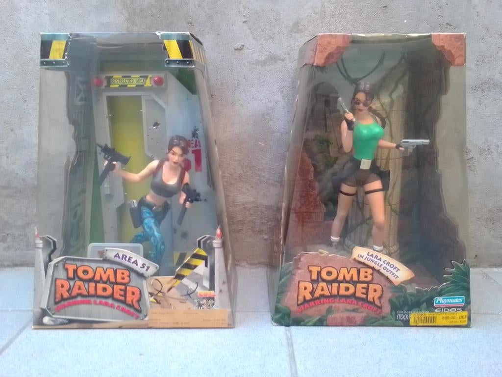30cm Lara croft tomb raider playmates, Verzamelen, Ophalen, Zo goed als nieuw