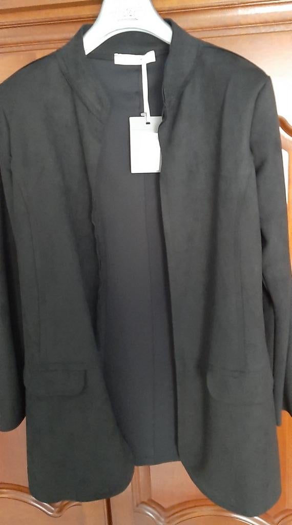 Nouveau gilet noir aspect daim (neuf) et chemisiers, Vêtements | Femmes, Enlèvement ou Envoi, Comme neuf