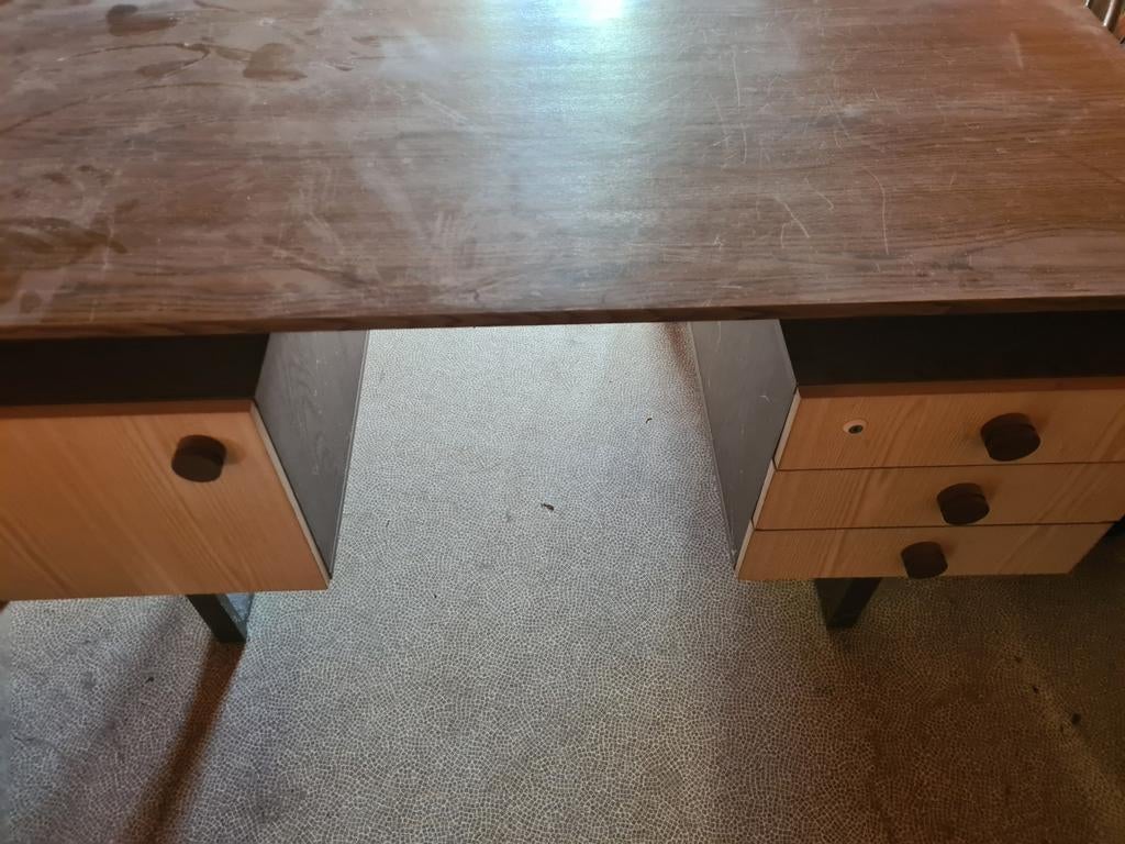 Bureau, Enlèvement, Utilisé