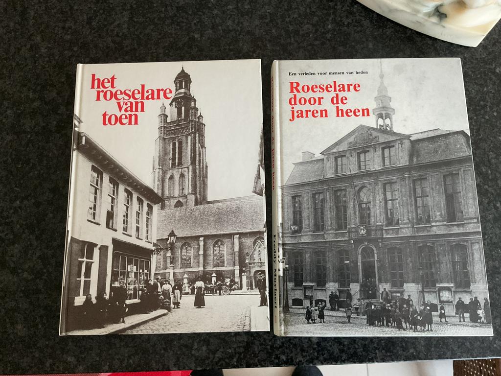 Roeselare door de jaren heen & het roeslare van toen ., Ophalen, 20e eeuw of later, Zo goed als nieuw, Diverse auteurs