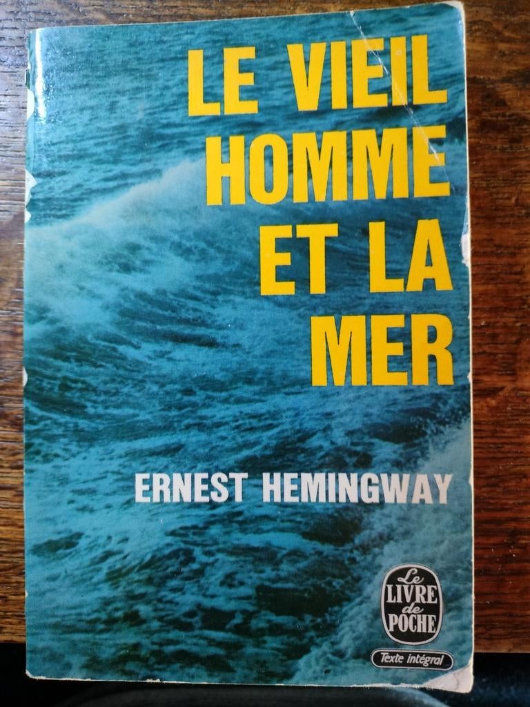 Le vieil homme et la mer - Ernest Hemingway, Boeken, Ophalen of Verzenden, Gelezen