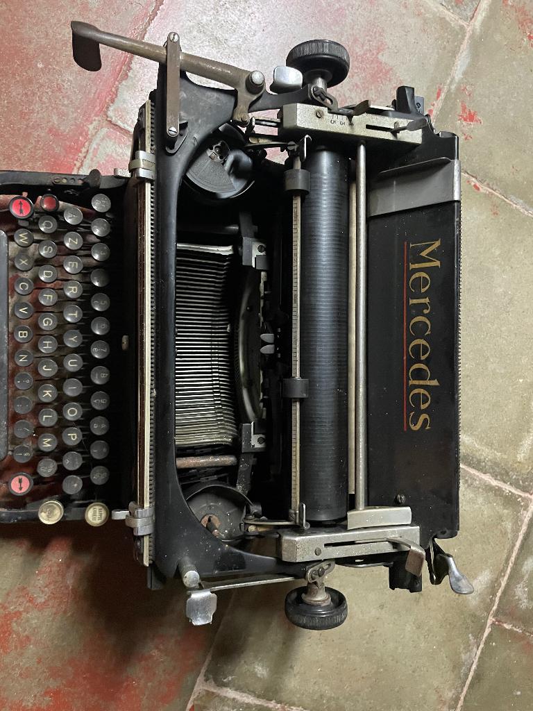Machine à écrire, Enlèvement, Utilisé