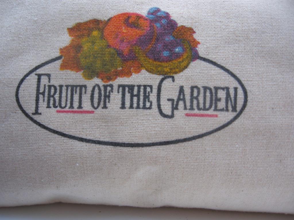Pochette à main Vintage "Fruit of the Garden". Couleur écru., Enlèvement ou Envoi, Neuf, Autres couleurs, Sac à main