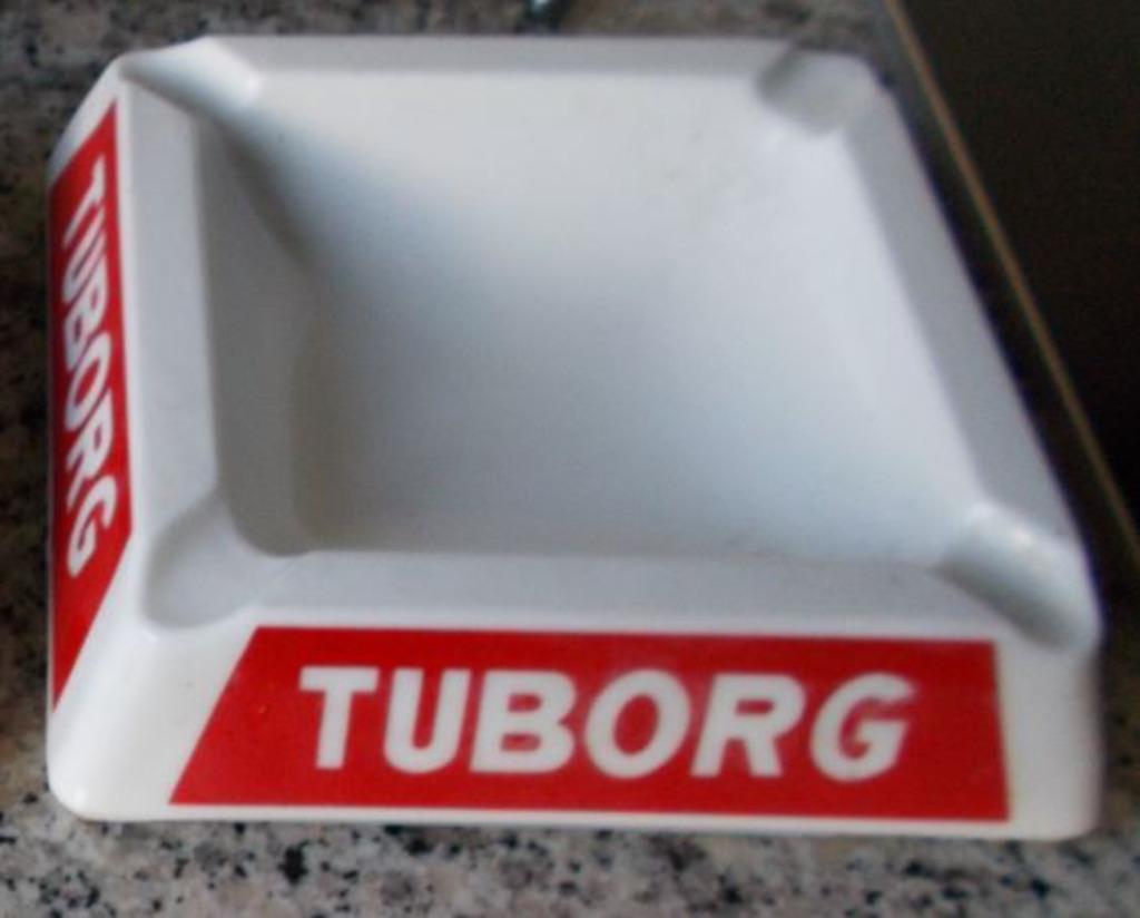 ASBAK TUBORG - 18 X 18 CM, Enlèvement ou Envoi, Comme neuf, Autres types, Autres marques
