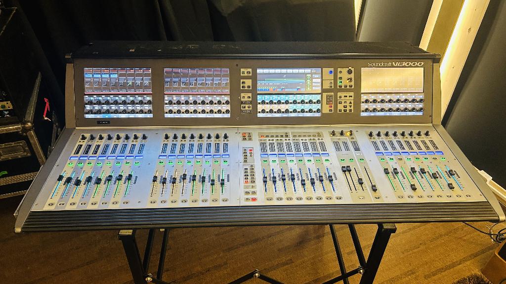 SOUNDCRAFT VI3000 digital mixing desk for sale, Ophalen, Gebruikt, Audio