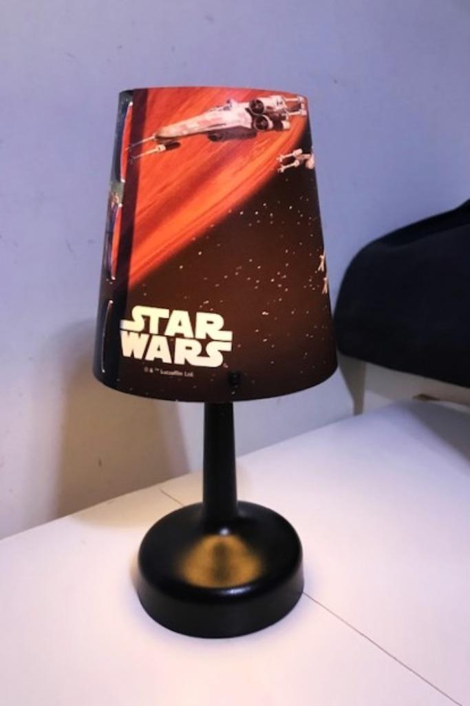 Lamp Star Wars LED draagbaar😍💑🎁😎🤗👌, Huis en Inrichting, Lampen | Wandlampen, Nieuw, Glas, Kunststof, Metaal, Stof, Overige materialen