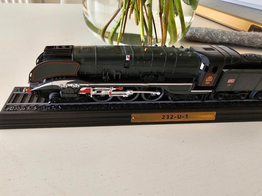 atlas edition  locomotief 232-U-1., Ophalen of Verzenden, Locomotief