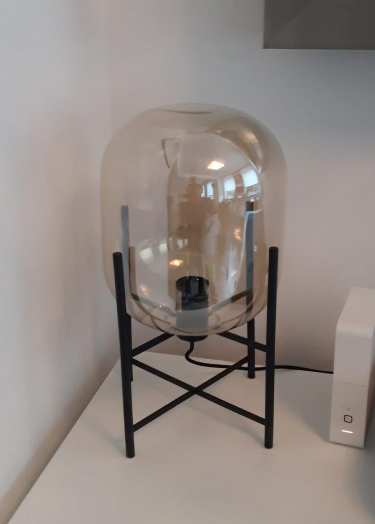 Mooie design tafellamp, Ophalen