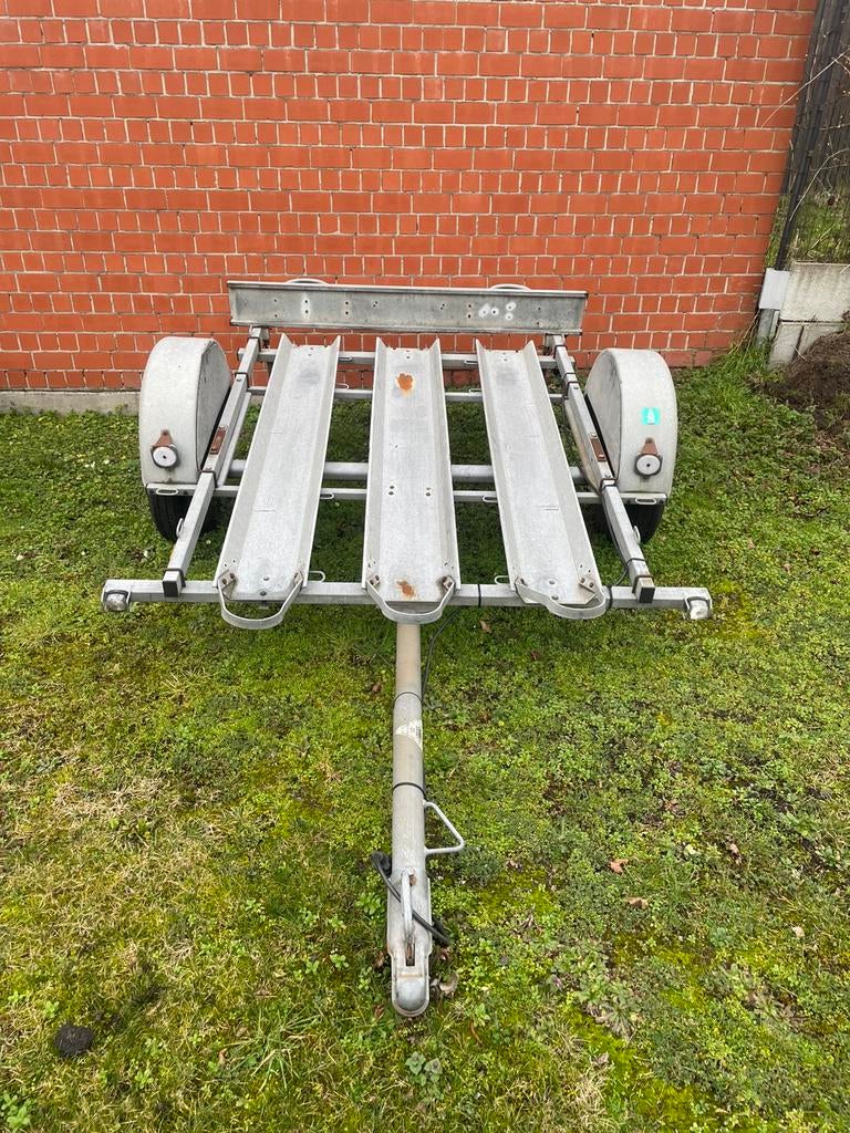 Aanhangwagen voor motoren, Ophalen, Gebruikt