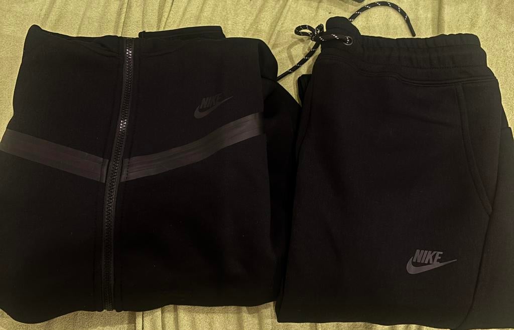 Nike tech noir M, Enlèvement ou Envoi, Neuf, Taille 48/50 (M)