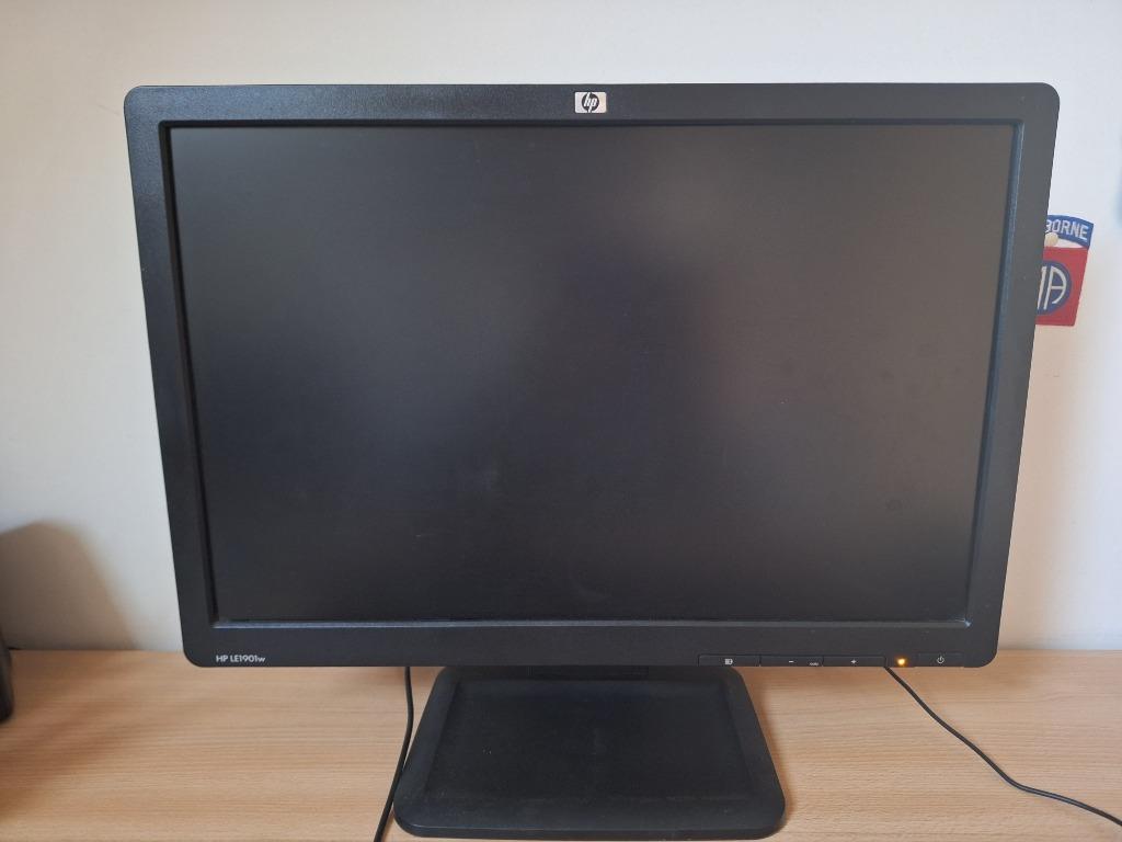 Ecran PC HP LE1901w (x2), Informatique & Logiciels, Enlèvement, HP, Utilisé, Inclinable