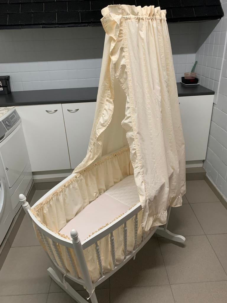 Wiegje zelf opgeknapt, Kinderen en Baby's, Ophalen, Gebruikt, Wieg