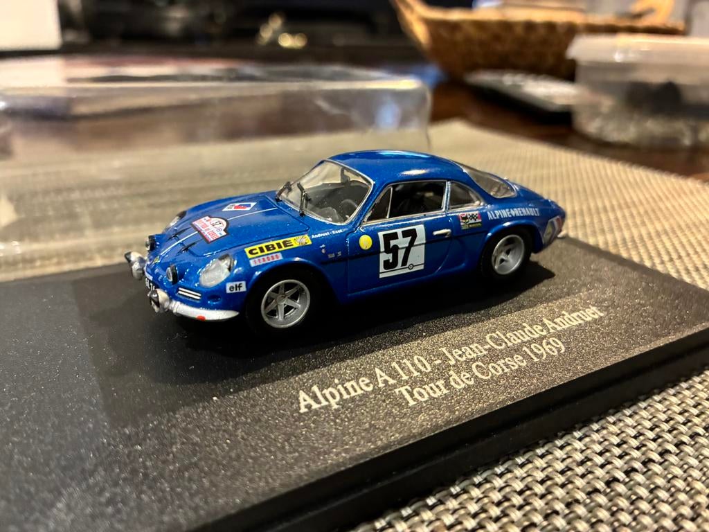 Renault alpine A 110 tour de corse 1969, Enlèvement, Comme neuf, Universal Hobbies