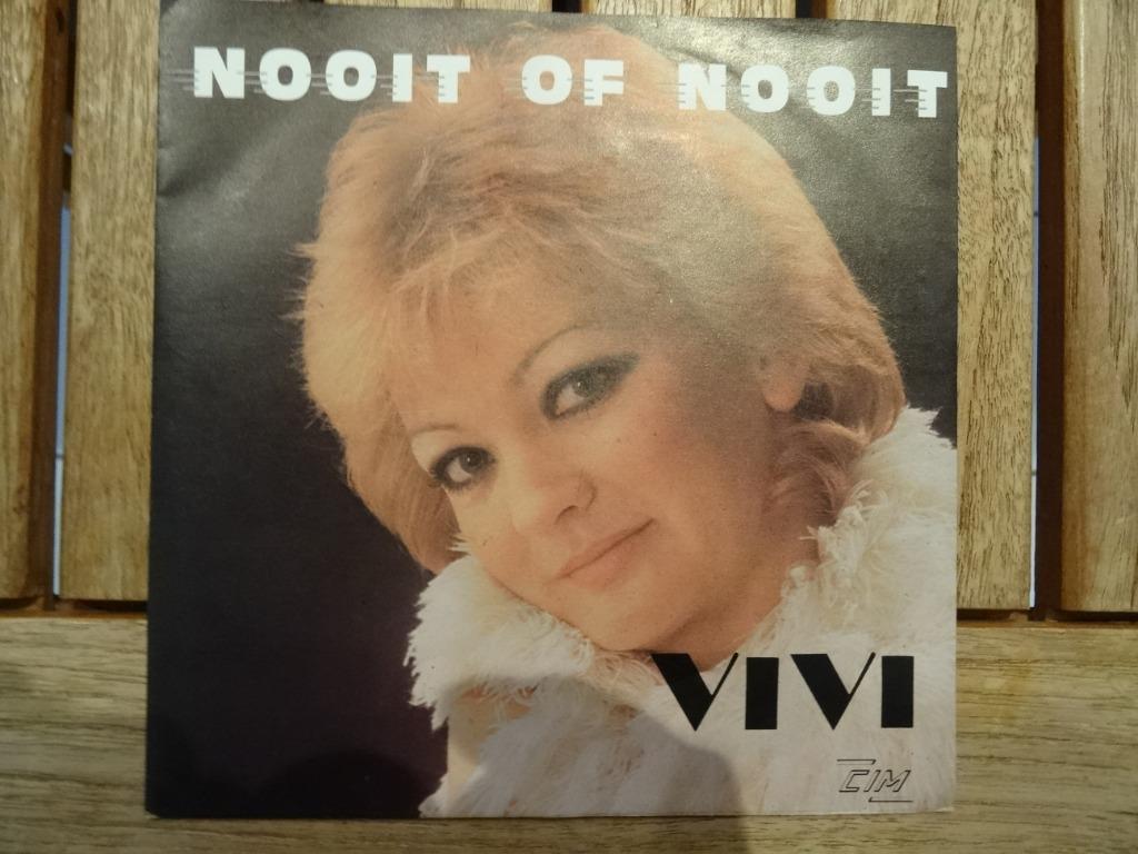 vivi nooit of nooit, Ophalen of Verzenden, Zo goed als nieuw, Levenslied of Smartlap
