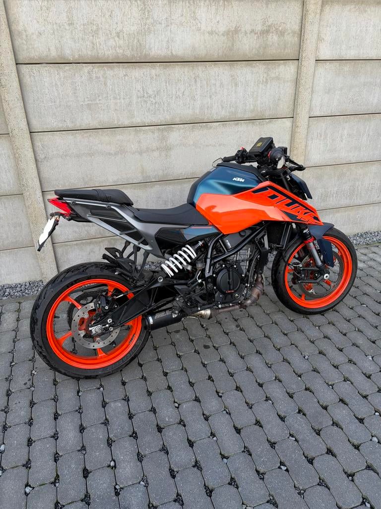 KTM Duke 125 QS - Très bon état - options supplémentaires -, Entreprise, Permis Moto A1 minimum, Éclairage LED, 1 cylindre