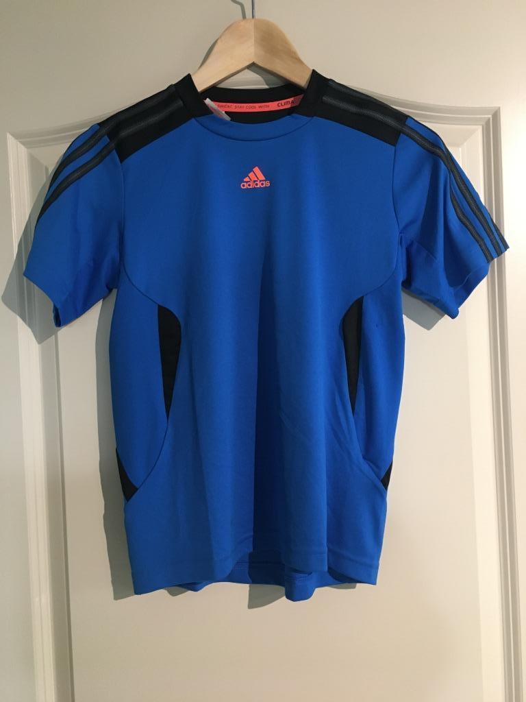 Blauwe T-shirt adidas 10 jaar, Enfants & Bébés, Vêtements enfant | Taille 140, Enlèvement ou Envoi, Chemise ou À manches longues