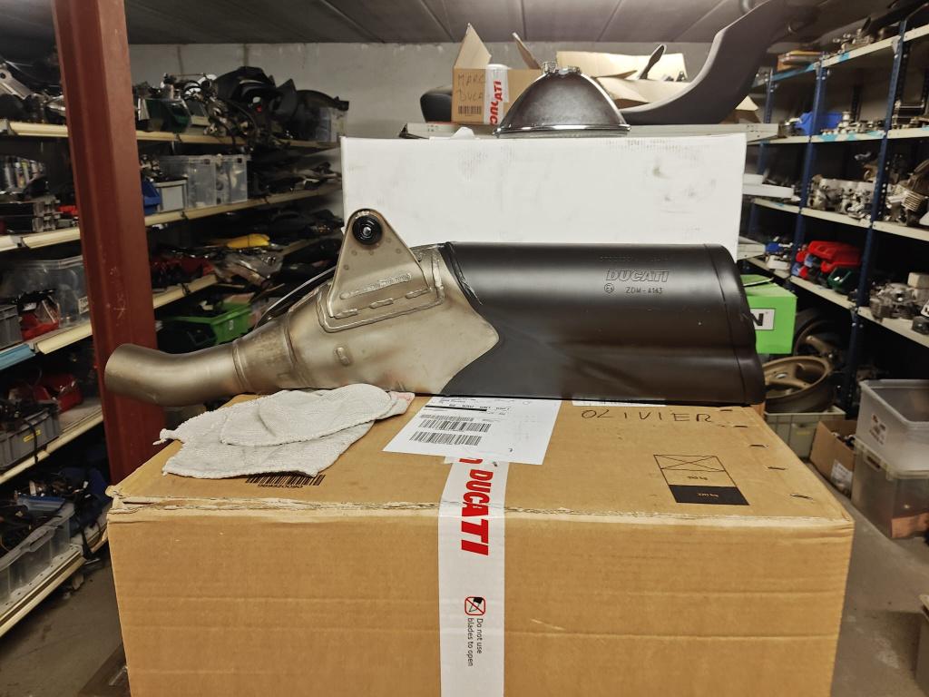 DUCATI MONSTER 821 UITLAATDEMPER, Motoren, DUCATI, Gebruikt, Ophalen of Verzenden, Jackierogier@outlook.be