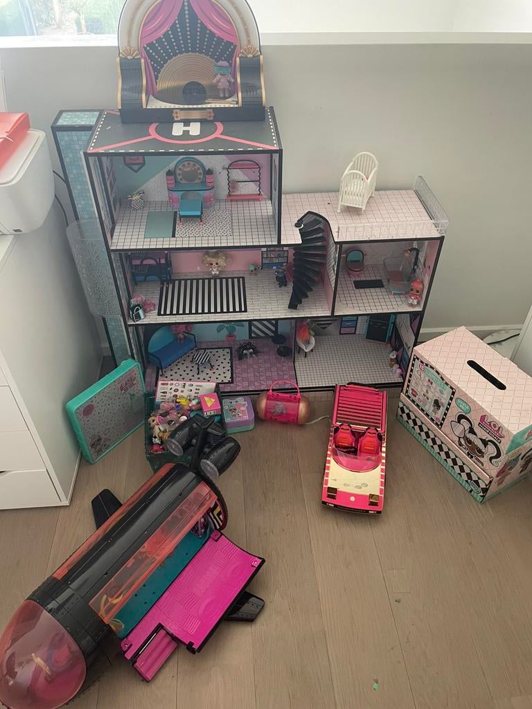 LOL poppenhuis incl toebehoren, Ophalen, Zo goed als nieuw, Poppenhuis