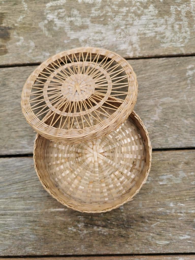 Kunstig mandje voor juwelen of... Oorsprong Filippijnen., Antiek en Kunst, Ophalen of Verzenden