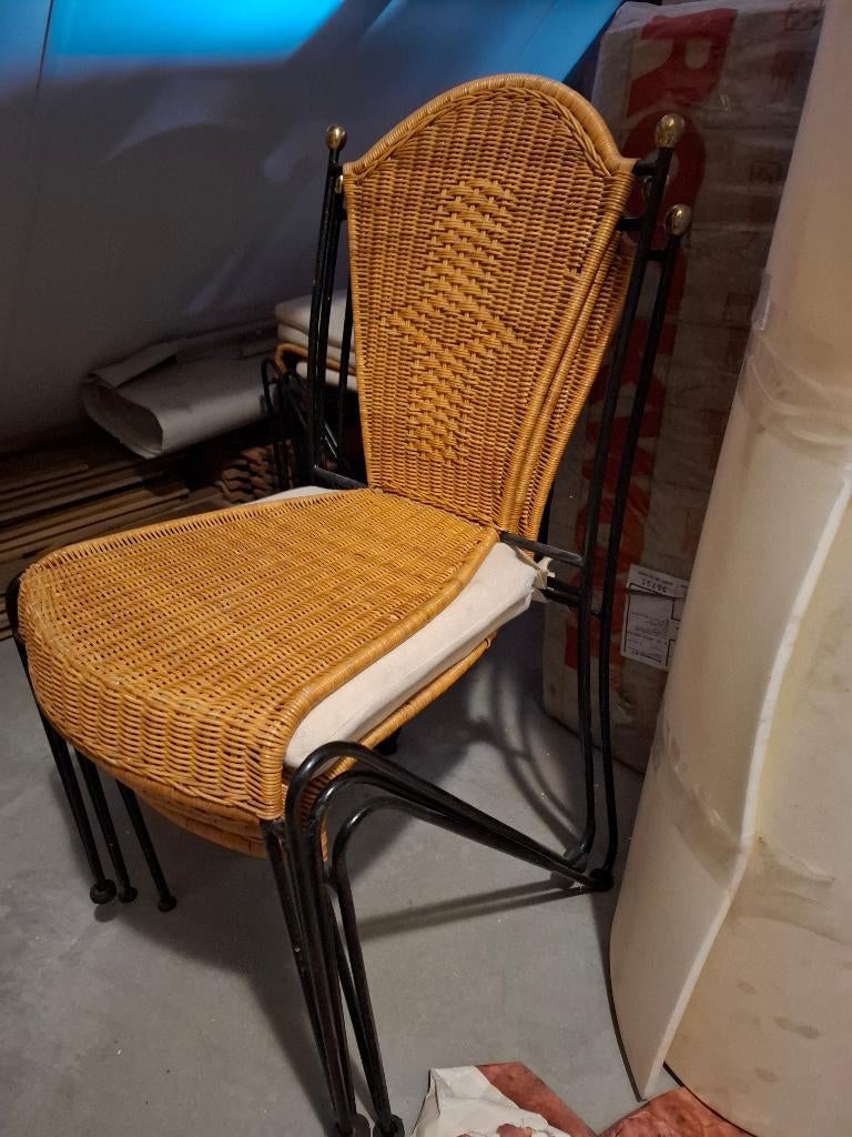 Rotanstoel met ijzeren frame, Enlèvement, Utilisé