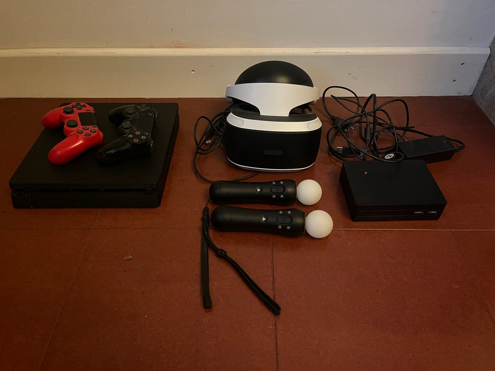 PSVR + PlayStation 4 Slim + 2 controllers, Games en Spelcomputers, Ophalen, Met 2 controllers, Zo goed als nieuw, 1 TB