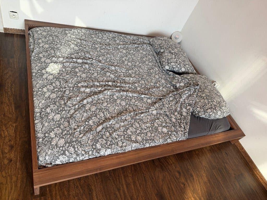 Laag houten tweepersoonsbed in Japanse stijl, Huis en Inrichting, Ophalen, Gebruikt, Bruin, 210 cm