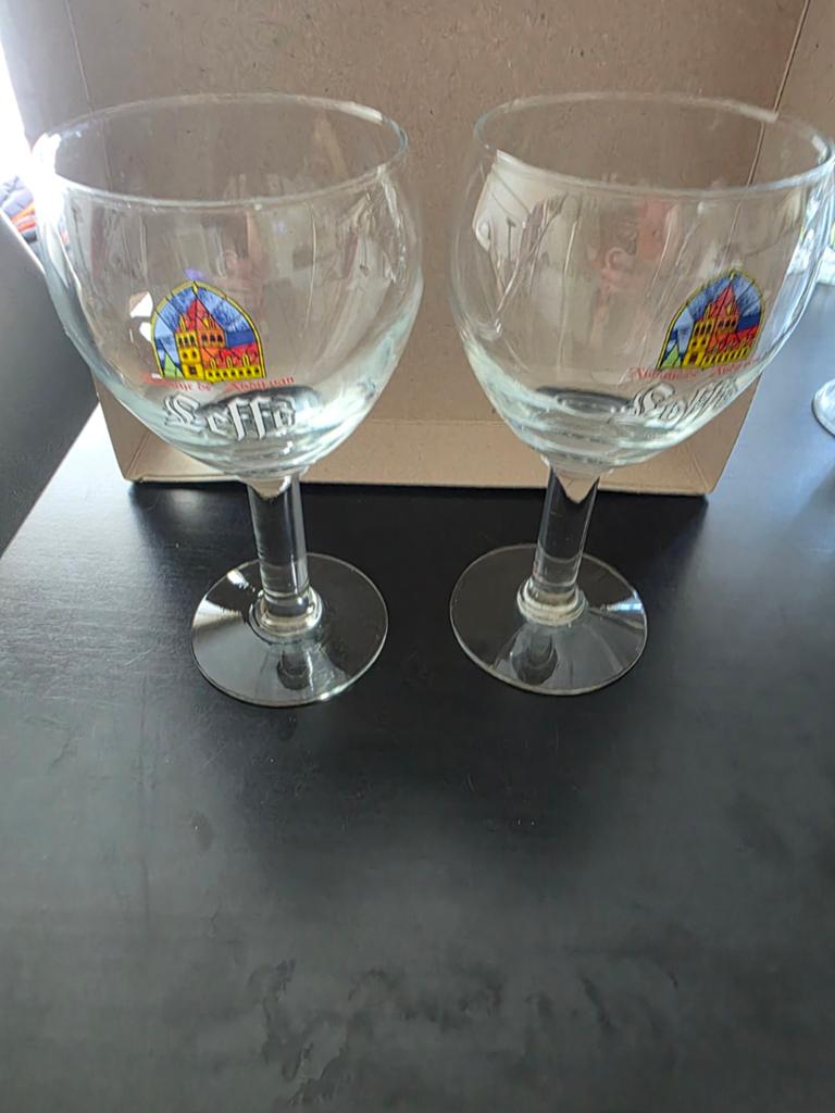 2 leffe glazen, Verzamelen, Ophalen