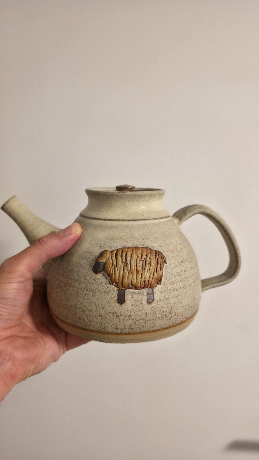 Théière potterie d’art mouton signée, Enlèvement ou Envoi