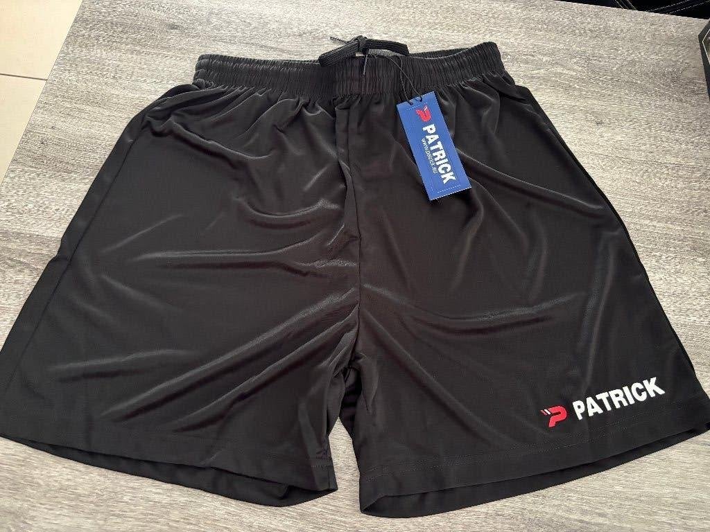 Short de foot, Sports & Fitness, Taille M, Enlèvement ou Envoi, Neuf
