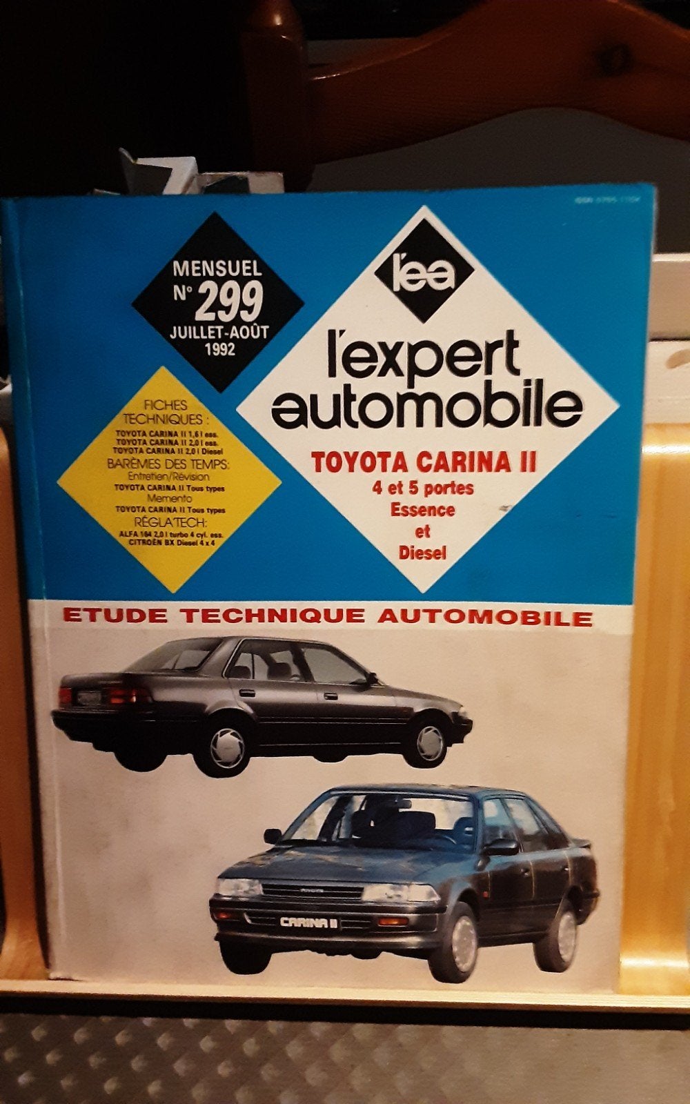 Toyota carina 2 l expert automobille, Boeken, Auto's | Boeken, Ophalen of Verzenden, Toyota