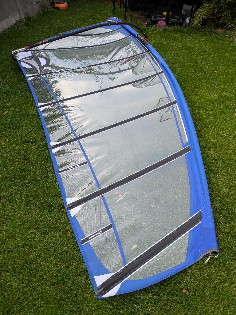 Zeil Arrows 6.4m² compleet met tuig, Sports nautiques & Bateaux, Planche à voile, Enlèvement, Utilisé, Voile, 5 à 7 m²