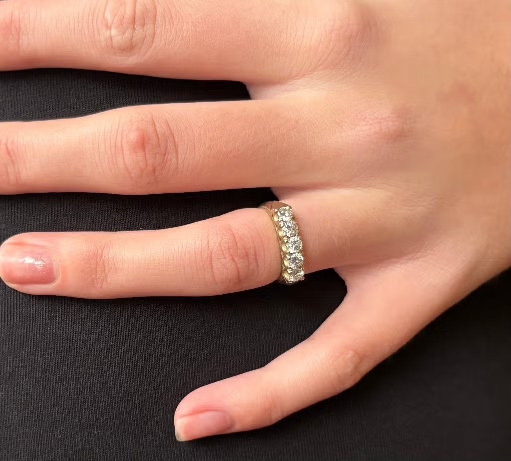 5 grote diamanten 14k alliance ring dame goud briljant fraai, Ophalen of Verzenden, Zo goed als nieuw, Dame of Heer, Met edelsteen
