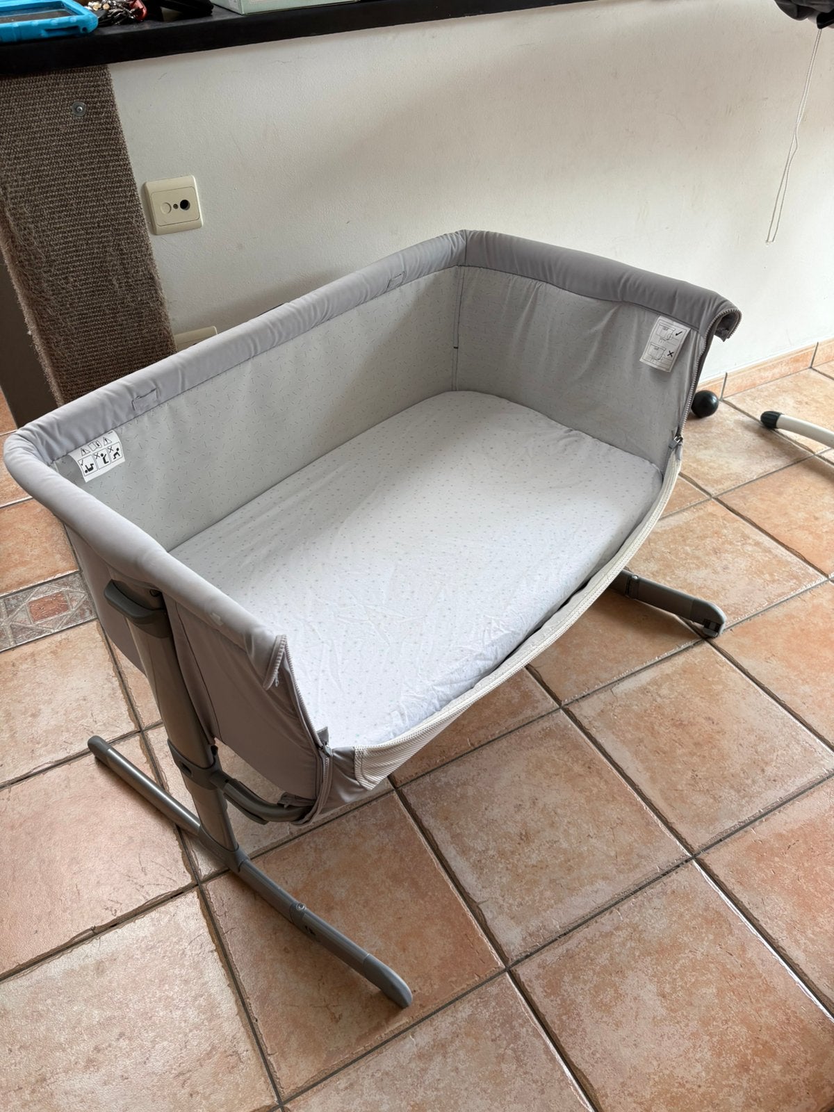 Chicco Next2Me co-sleeper / aanschuifwieg – grijs, Enlèvement, Utilisé