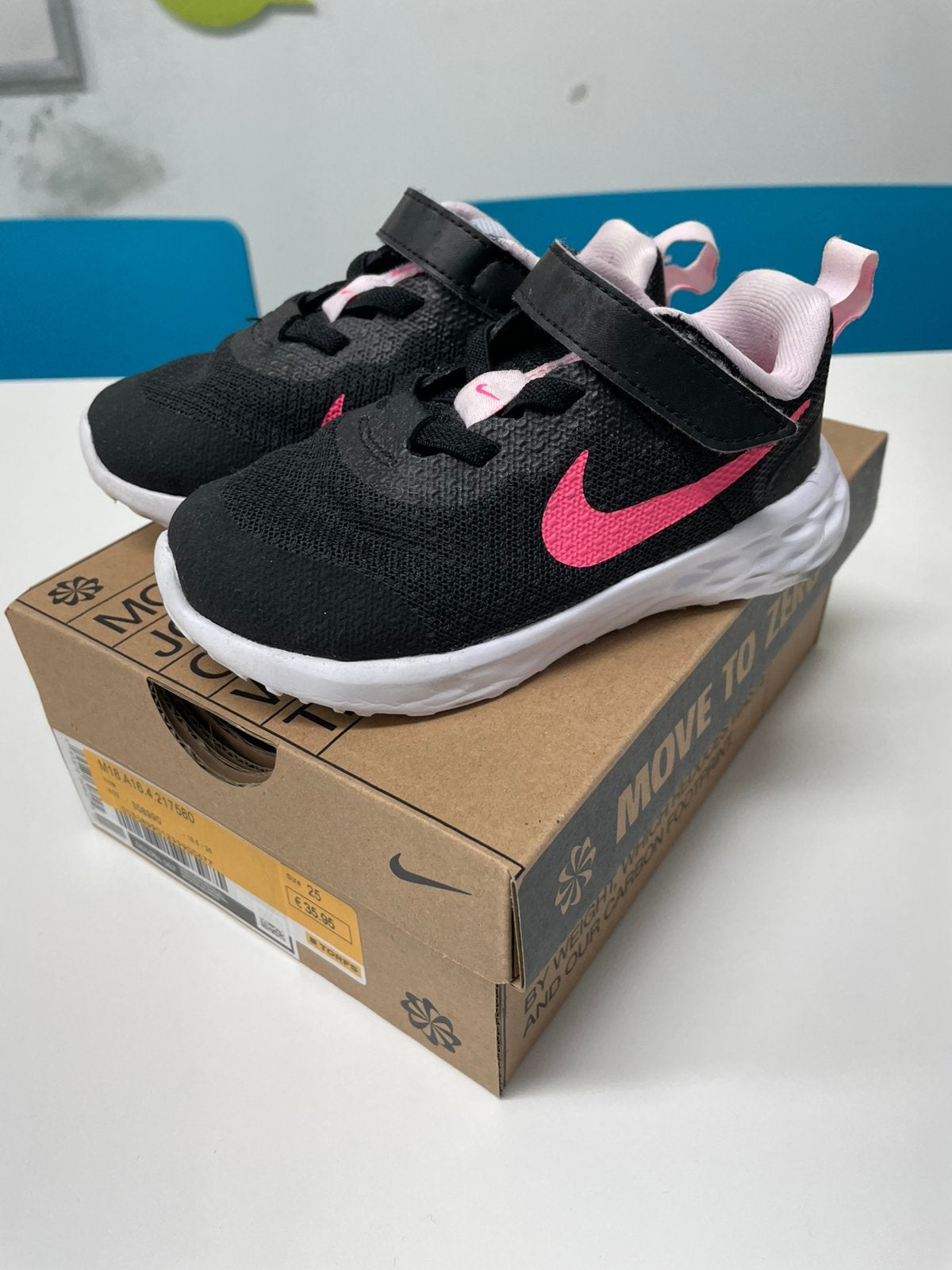 Sportschoenen Nike maat 25, Kinderen en Baby's, Ophalen of Verzenden, Zo goed als nieuw, Sportschoenen